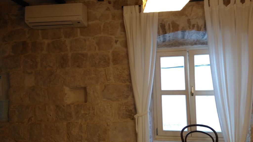 Rooms Livia Трогир Екстериор снимка