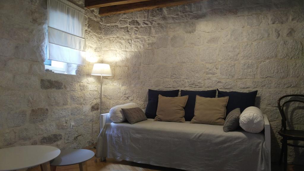 Rooms Livia Трогир Екстериор снимка